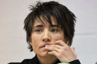 Земфира на поддержку украинцев спела песню Океана Эльзы "Відпусти"