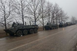 Российские БТРы развернулись, не доехав до Симферополя
