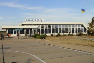 В Севастополі невідомі захопили злітну смугу аеропорту "Бельбек" - ЗМІ