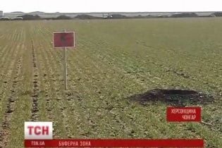 У Чонгарі через російські БТРи та міни селяни не можуть розпочати посівну