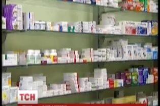 В украинских аптеках готовятся к дефициту лекарств и повышают цены
