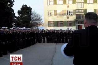 Автобусы с курсантами из Севастополя несколько часов продержали на КПП в Армянске