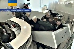 Обнародовано видео побега Пшонки с Клименко из VIP-терминала донецкого аэропорта