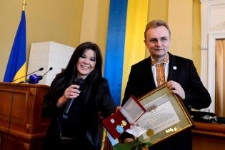 Садовий привітав Руслану з присвоєнням звання почесного громадянина Львова