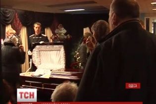 В Одесі таємно поховали перших жертв кривавих сутичок