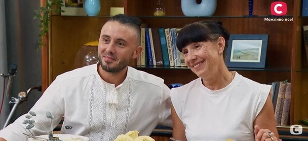 Тарас Тополя і його мама / © скриншот з відео