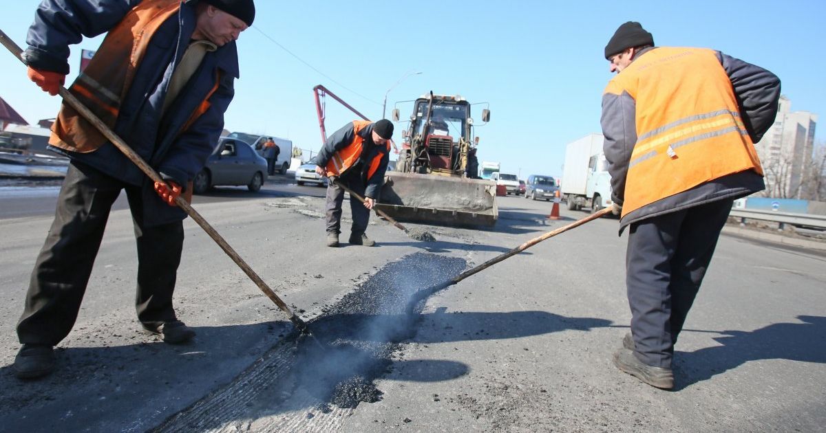 В столице ремонтируют дороги