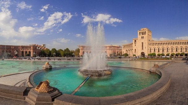 Площа Республіки — центральна та найвідоміша площа Єревана. Фото: visityerevan.am