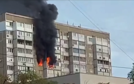 В Киеве на Троещине горит многоэтажка