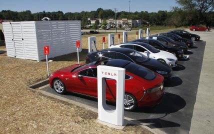 С 2017 года зарядные станции Tesla станут платными