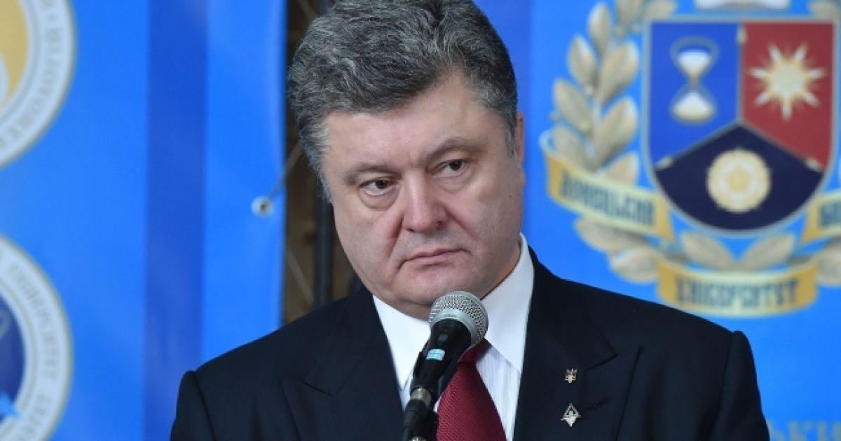 Порошенко объяснил, чего хотят террористы, и призвал украинцев к бдительности