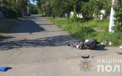 13-річний водій мопеда і його 7-річний пасажир зіткнулися з авто: в Одеській області сталася смертельна ДТП