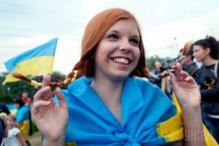 Свыше 73% украинцев хотят видеть Украину единой - опрос
