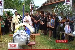 На Західній Україні поховали загиблих під Волновахою, а із Волині вирішили не мобілізовувати вояків