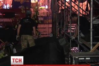 У Києві розбирають головну сцену Майдану