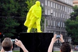 У Польщі з'явився пам'ятник Леніну, що дзюрить