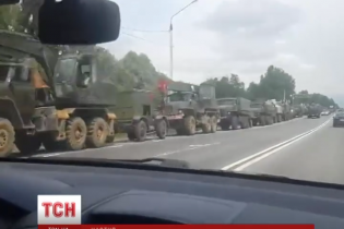 Российские военные движутся в сторону контролируемого террористами участка границы на Донбассе