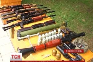 Военные АТО изъяли у террористов два беспилотника и арсенал оружия