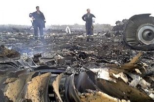 На місці авіакатастрофи пасажирського "Боїнга" на Донеччині вже виявили тіла 121 загиблого