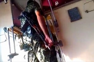 Украинские пограничники сняли с поезда крымчан с "российскими" паспортами, выданными на полуострове