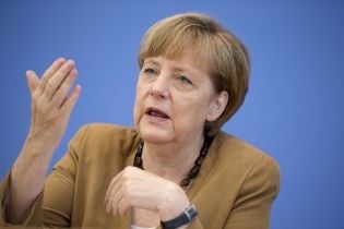 Меркель отвергла возможность поставок немецкого оружия в Украину