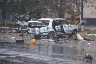 У Шостці під носом у міліції підірвали два службові авто