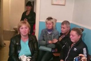 Женщины из Костромы просят Путина вернуть их сыновей-десантников, которых задержали на Донбассе