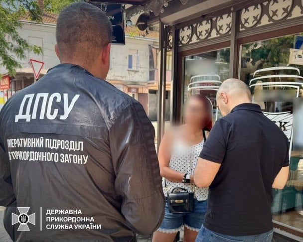 Сексуальное рабство за границей: женщина вербовала украинок для работы проститутками в гостиницах — фото