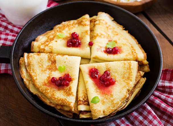 С этими ингредиентами блинчики будут в разы вкуснее: сделайте такое тесто — и не пожалеете
