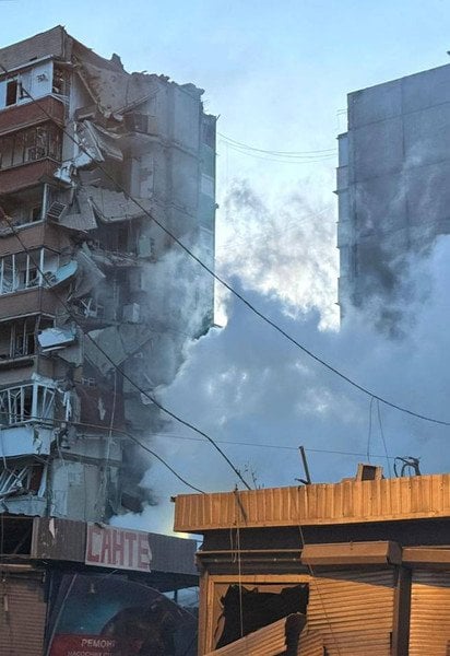З-під завалів багатоповерхівки дістали тіло дев'ятої жертви
