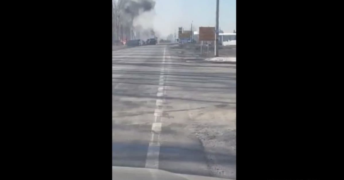 На під'їзді до Харкова українські військові знищили техніку російських окупантів (відео)