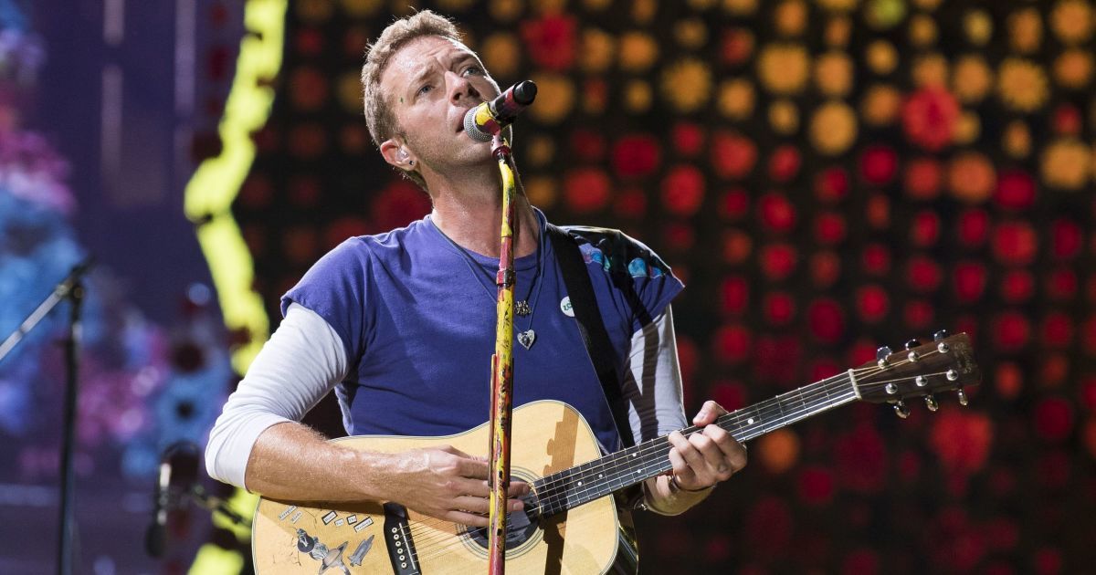 Фронтмен Coldplay дал онлайн-концерт из-за карантина