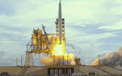 SpaceX показала на видео 16 успешных запусков и приземлений Falcon 9