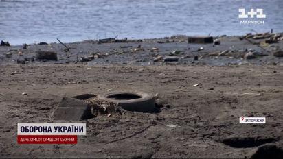 У Запоріжжі масово гине риба після ударів по Дніпровській ГЕС!