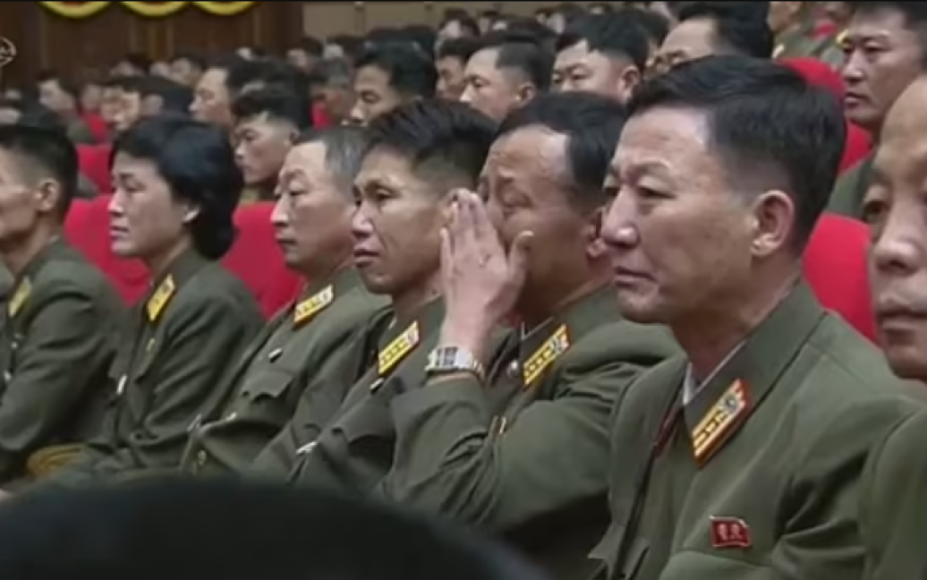 Подхалимство наивысшего уровня: сторонники Ким Чен Ына разрыдались