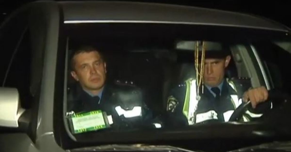На Киевщине журналисты поймали гаишников-взяточников