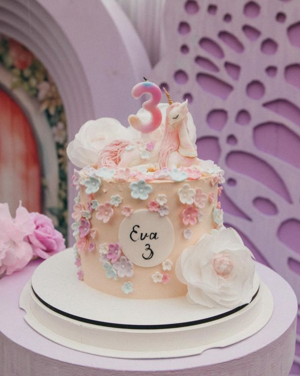 Олександр Зінченко з родиною / © instagram.com/v.lada_sedan