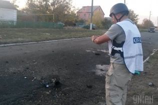 Людей на похоронах в Сартане под Мариуполем убило снарядом с иностранной маркировкой