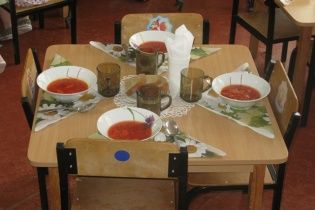 В детсадах Крыма катастрофически не хватает продуктов - малыши голодают
