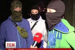 У Києві десятки підлітків почали "полювати" на педофілів і мало не скалічили чоловіка
