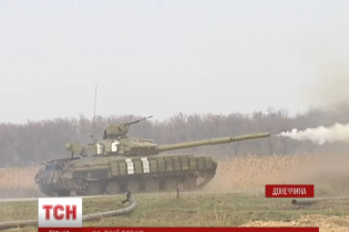 Военные под Мариуполем танками отбили атаку сепаратистов