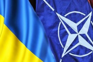 Українці на референдумі самі вирішать, чи вступати країні до НАТО - Порошенко