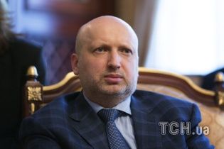 Турчинов вимагає негайно розглянути питання щодо позбавлення ліцензії "Інтера"