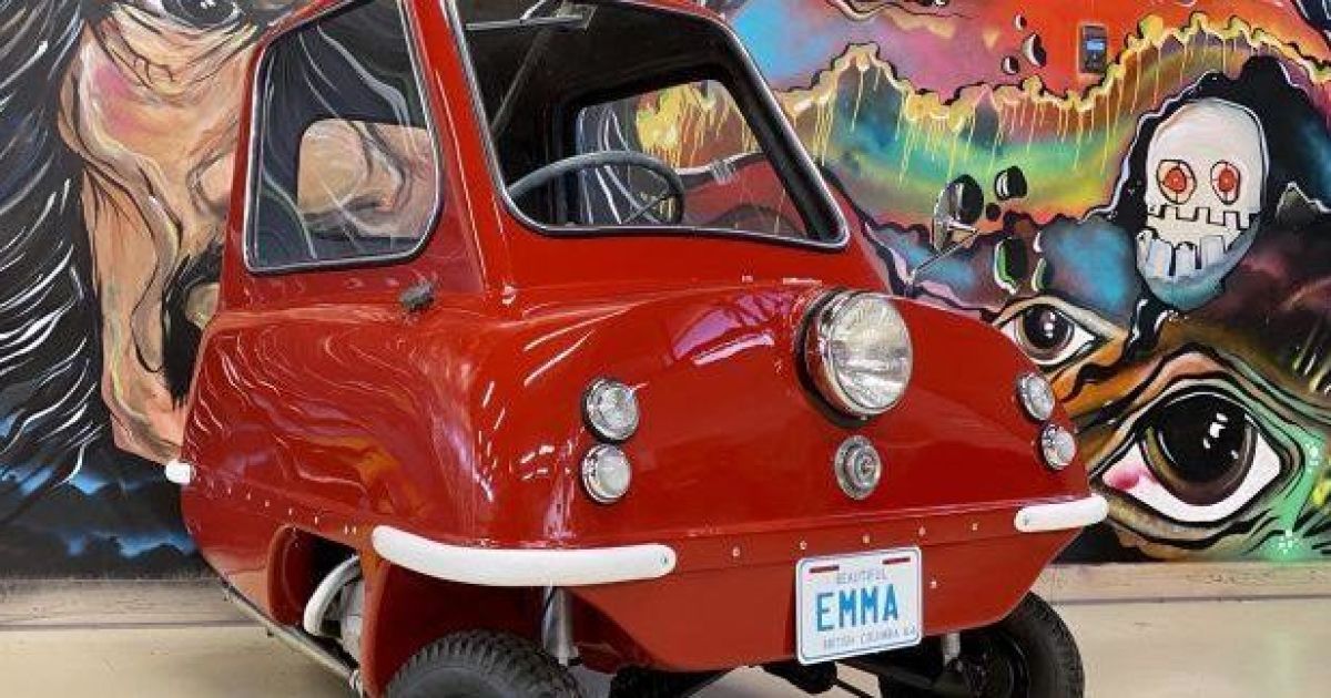 Самый маленький серийный автомобиль в мире продают за 30 тысяч долларов
