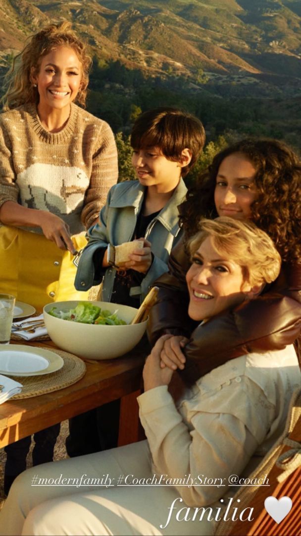  / © instagram.com/jlo