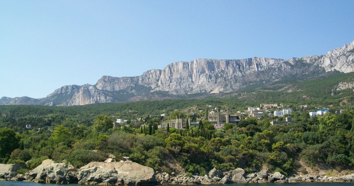 В Росії пригрозили знести "елітне містечко" українських олігархів на плато Ай-Петрі