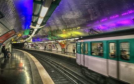 В Париже появится первый в мире бар в метро