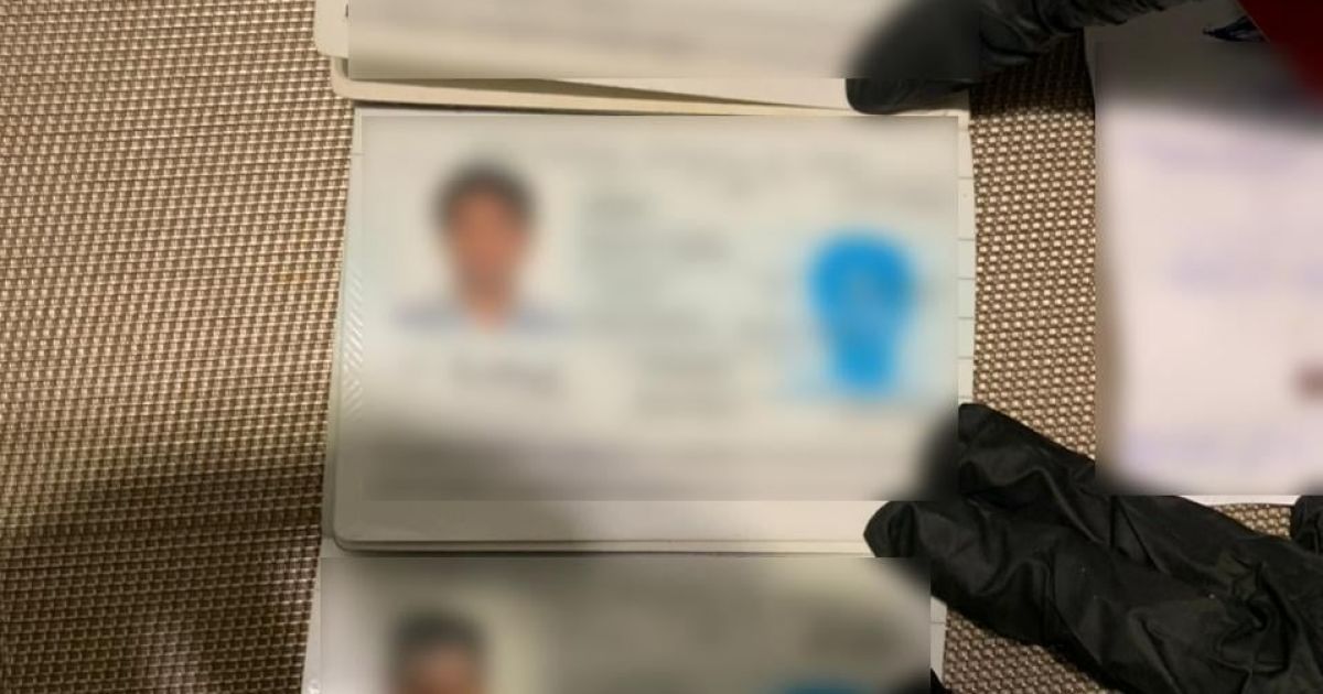 Викрито злочинне угруповання осіб, які допомагали медикам-студентам скласти іспити