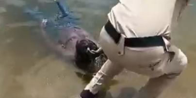 "Труп", що плавав у сільському ставку, виявився п'яним чоловіком – курйозне відео