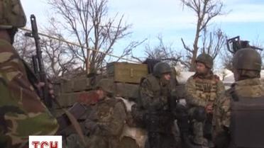 Боевики продолжают обстреливать военных в Песках